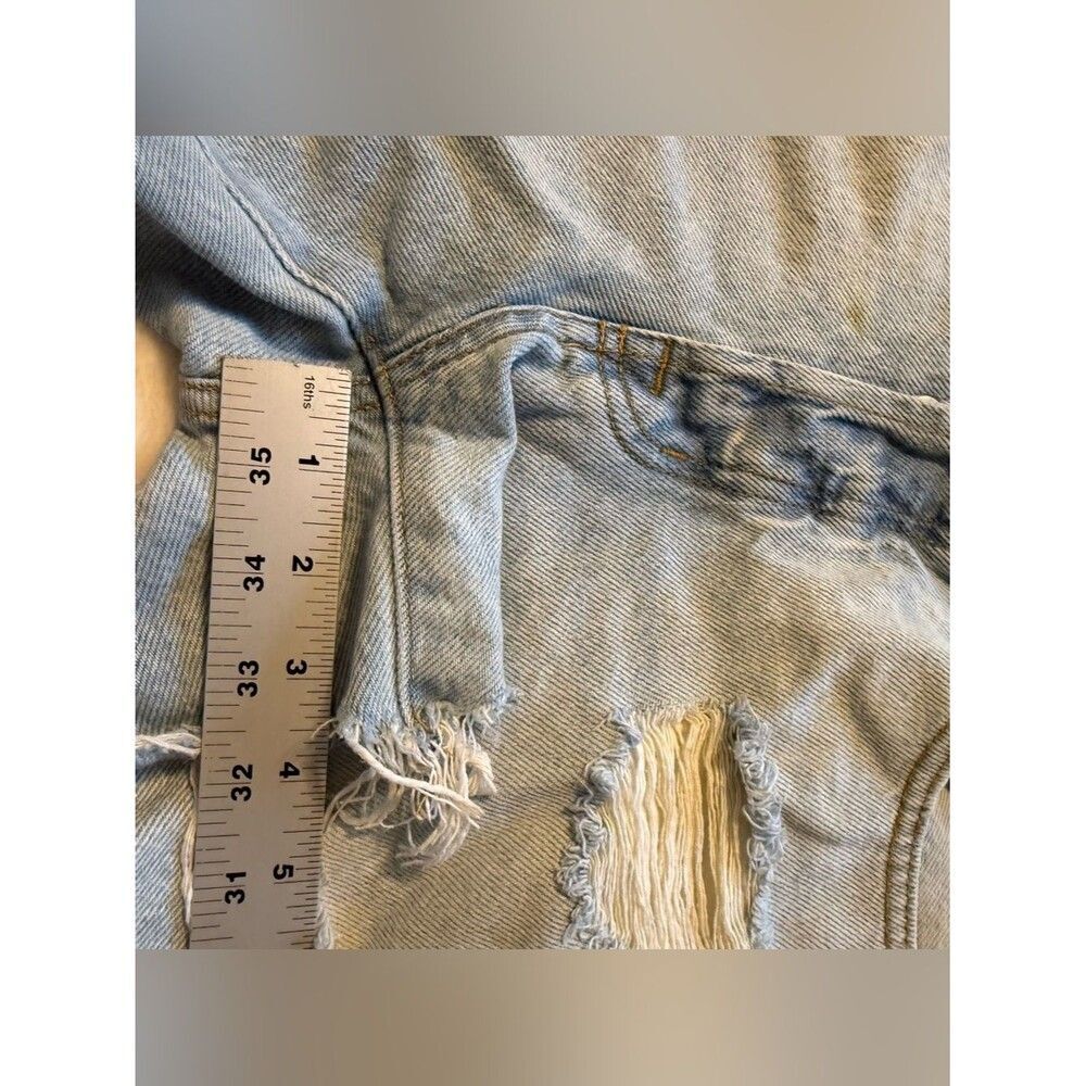 Aeropostale Distressed Women's Denim Shorts - Light Blue Size 4 3-4 inch inseam - Picture 5 of 7